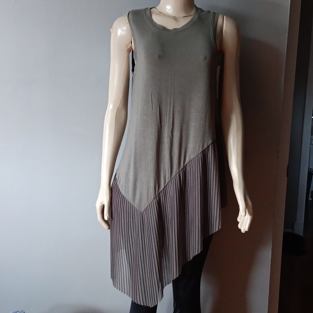 BCBGMAXAZRIA womens long tank